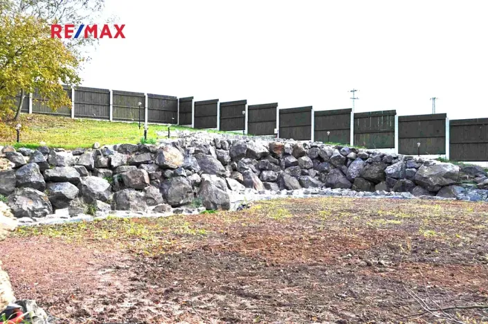 Pronájem vily, Perštejn, 700 m2