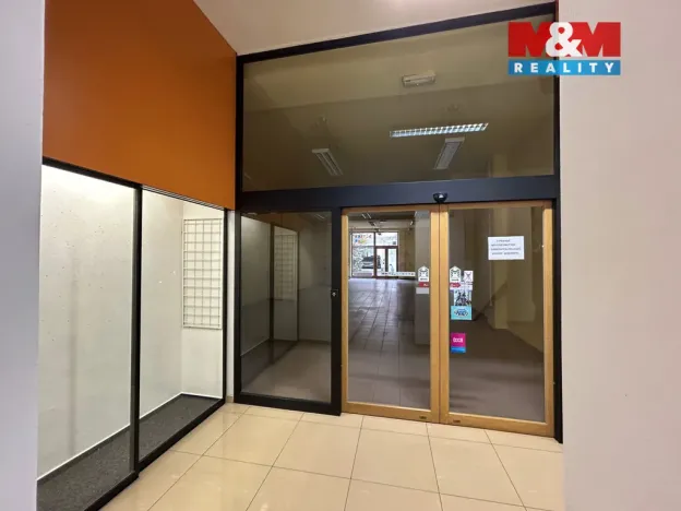 Pronájem obchodního prostoru, Ústí nad Orlicí, Mírové nám., 135 m2