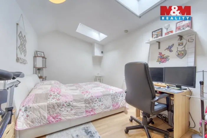 Prodej bytu 3+kk, Šestajovice, Komenského, 78 m2