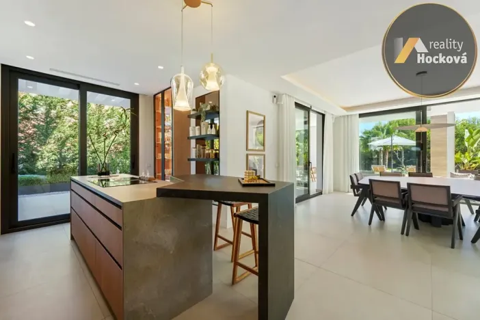 Prodej vily, Marbella, Španělsko, 611 m2