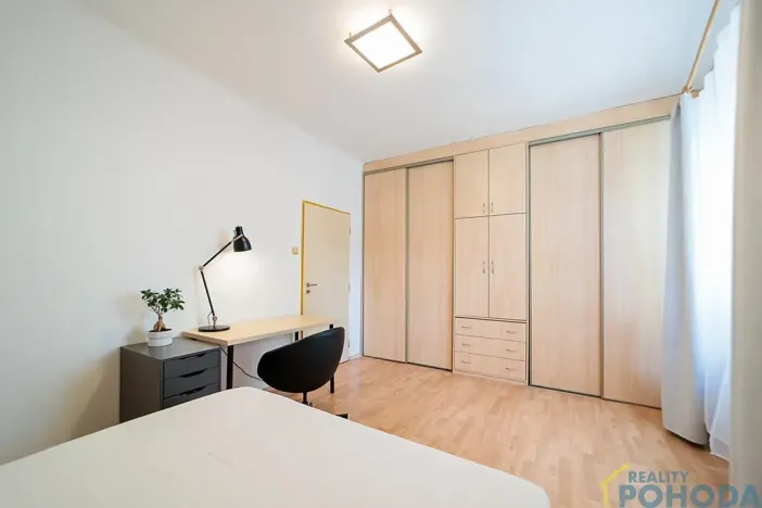 Pronájem bytu 2+1, Praha - Žižkov, Biskupcova, 69 m2