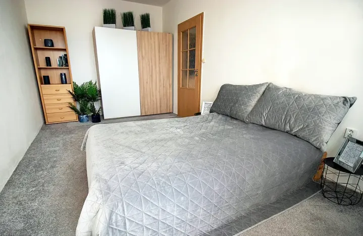 Pronájem bytu 2+kk, Liberec, Dobiášova, 42 m2