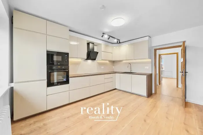 Pronájem rodinného domu, Dobšice, Horní, 220 m2