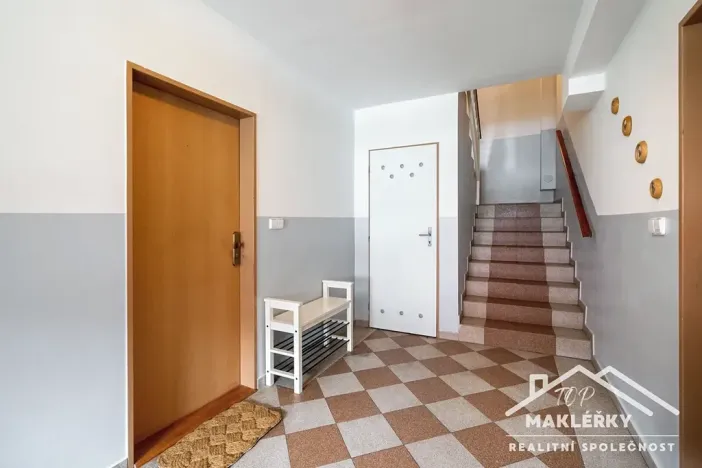 Prodej bytu 2+kk, Břežany II, 56 m2