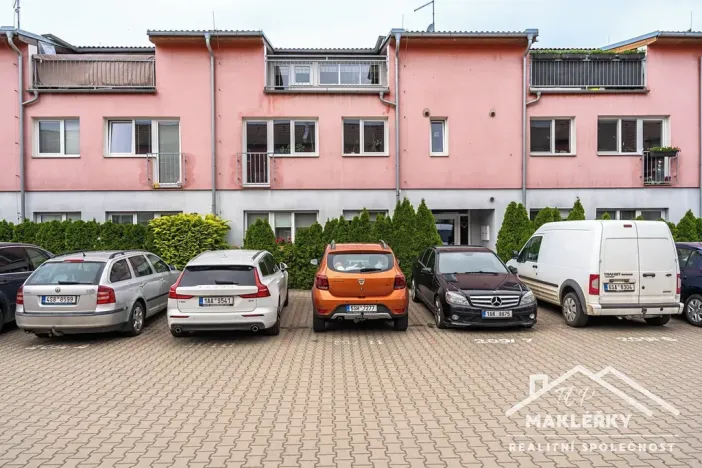 Prodej bytu 2+kk, Břežany II, 56 m2