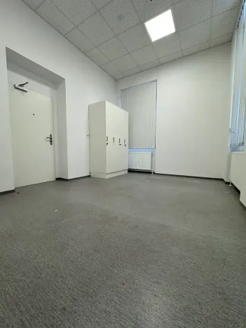 Pronájem kanceláře, Cheb, Obrněné brigády, 40 m2