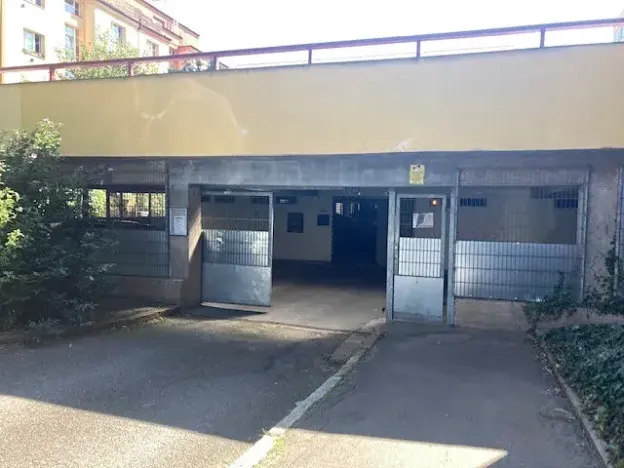 Prodej garážového stání, Praha, Na hroudě, 16 m2