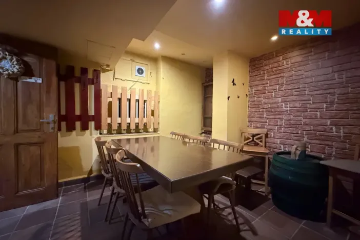 Pronájem restaurace, Zlín, náměstí Míru, 80 m2