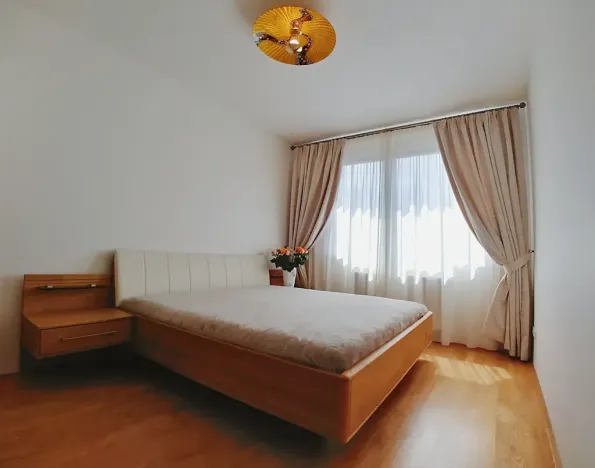 Pronájem bytu 3+kk, Praha - Smíchov, U Dívčích hradů, 93 m2