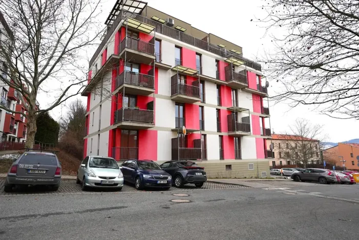 Pronájem bytu 1+kk, Beroun, U Židovského hřbitova, 41 m2