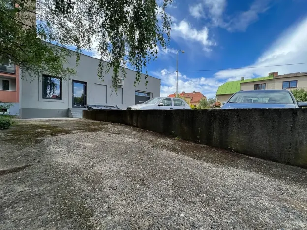 Prodej výrobních prostor, Praha - Horní Počernice, Komárovská, 210 m2