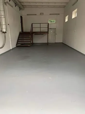 Pronájem obchodního prostoru, Praha - Horní Počernice, Komárovská, 210 m2