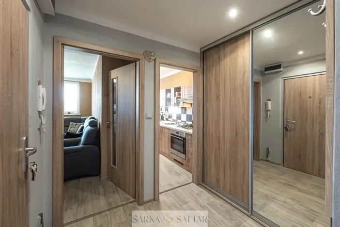 Prodej bytu 3+1, Praha - Řepy, Španielova, 75 m2