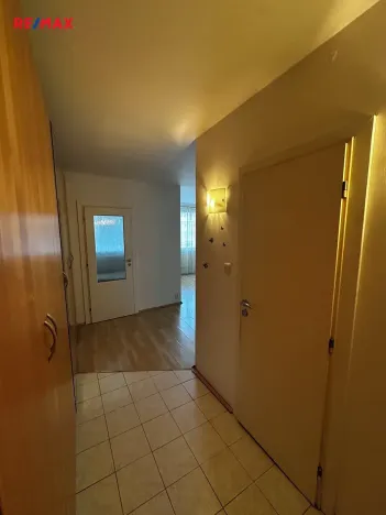 Pronájem bytu 2+kk, Kladno, Italská, 40 m2