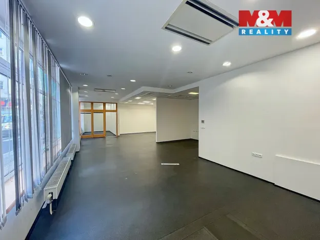 Pronájem obchodního prostoru, Ústí nad Labem - Ústí nad Labem-centrum, Velká Hradební, 280 m2