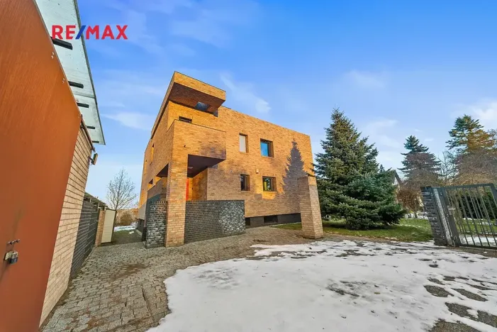 Prodej vily, Praha - Klánovice, Zádražanská, 330 m2