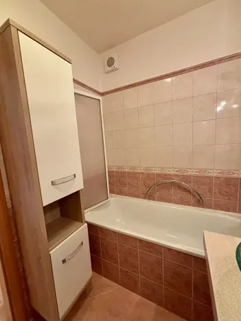 Pronájem bytu 2+kk, Praha - Libeň, Na stráži, 46 m2