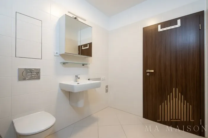 Pronájem bytu 2+kk, Praha - Střížkov, Lovosická, 52 m2