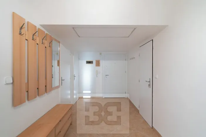 Pronájem bytu 2+1, Praha - Libeň, 57 m2