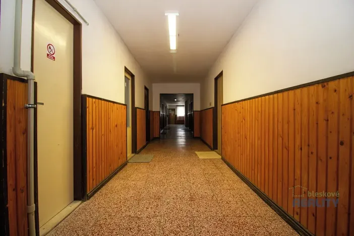 Pronájem ubytování, Přerov nad Labem, 445 m2