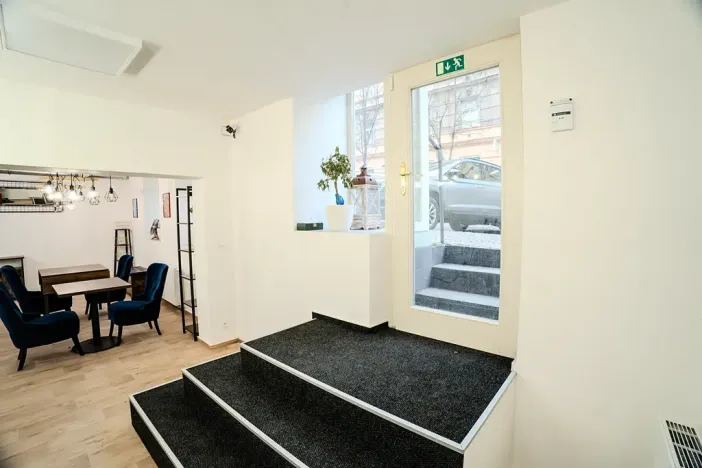 Pronájem obchodního prostoru, Praha - Vinohrady, Řipská, 92 m2