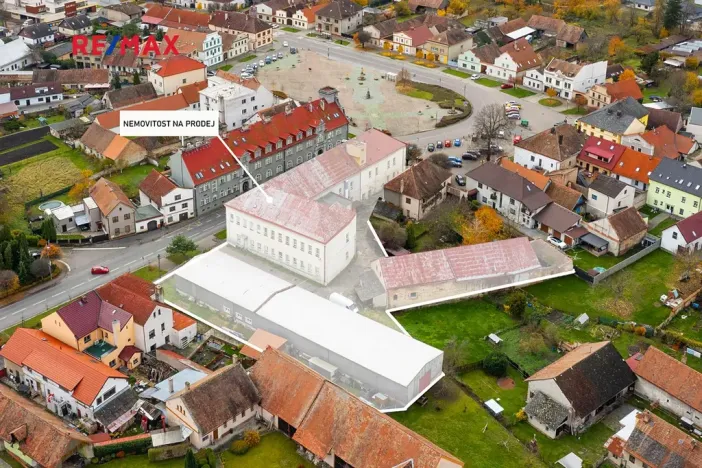 Prodej komerční nemovitosti, Dašice, náměstí T. G. Masaryka, 2490 m2
