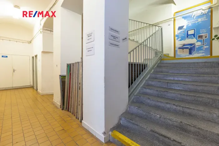 Prodej komerční nemovitosti, Dašice, náměstí T. G. Masaryka, 2490 m2