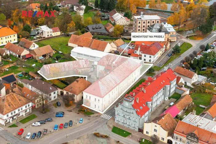 Prodej výrobních prostor, Dašice, náměstí T. G. Masaryka, 2490 m2