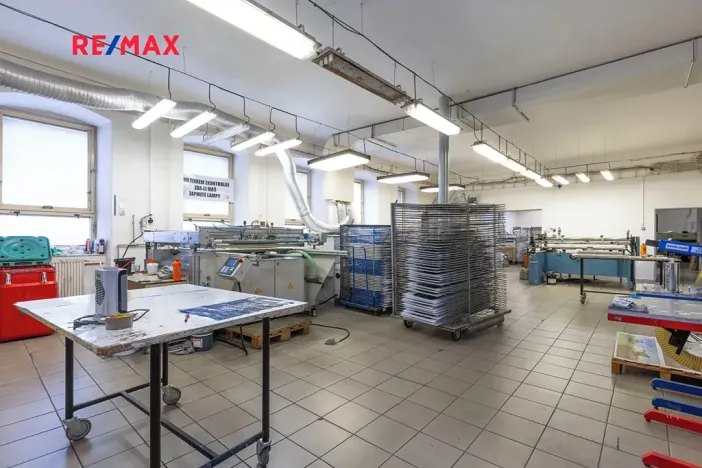 Prodej výrobních prostor, Dašice, náměstí T. G. Masaryka, 2490 m2