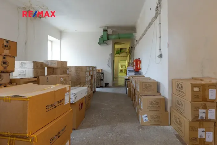 Prodej výrobních prostor, Dašice, náměstí T. G. Masaryka, 2490 m2