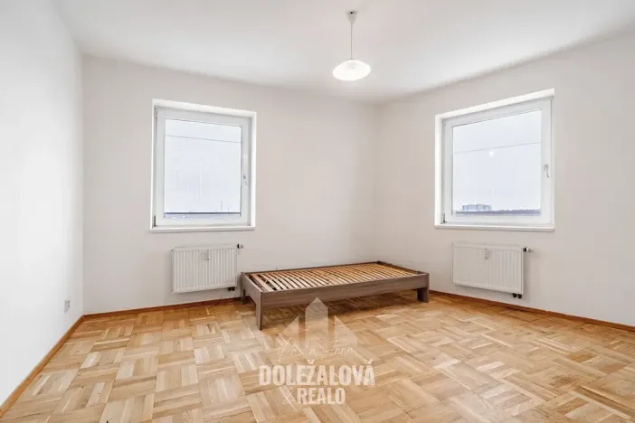 Pronájem bytu 4+1, Praha - Hostivař, Na Groši, 111 m2