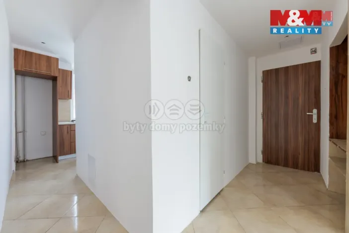 Prodej bytu 3+1, Bukovany, 68 m2