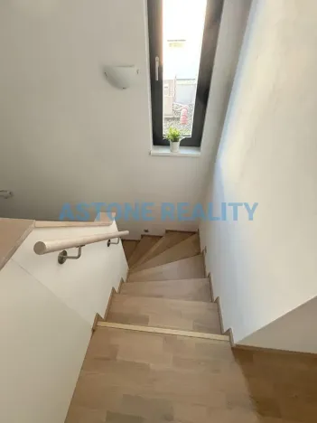 Pronájem rodinného domu, Praha - Ďáblice, Květnová, 172 m2