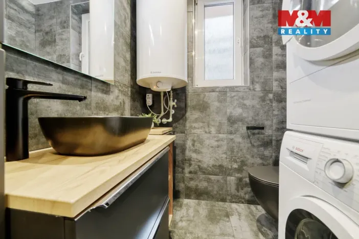 Prodej bytu 3+1, Valy, Pod Lesem, 64 m2