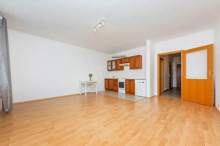 Pronájem bytu 1+kk, Praha - Libeň, Nad Okrouhlíkem, 42 m2