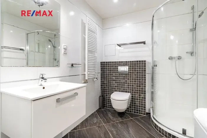 Pronájem bytu 1+kk, Praha - Žižkov, Olšanská, 37 m2