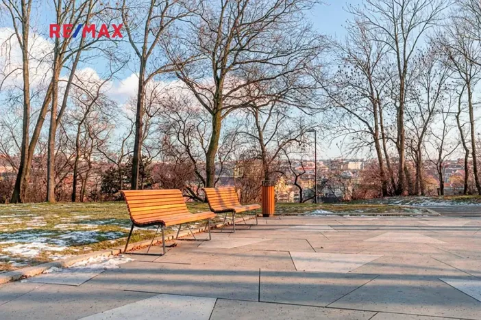 Pronájem obchodního prostoru, Praha - Žižkov, Husitská, 120 m2