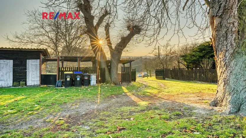 Prodej rodinného domu, Provodín, 290 m2