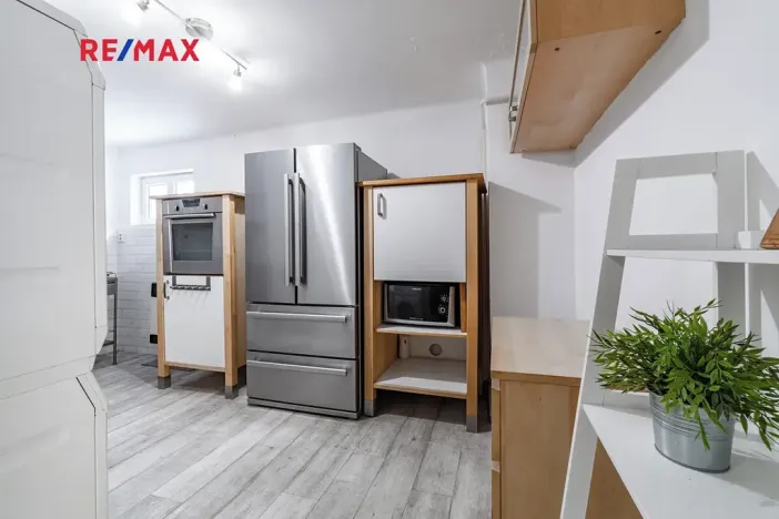 Prodej bytu 2+1, Praha - Karlín, Pernerova, 60 m2