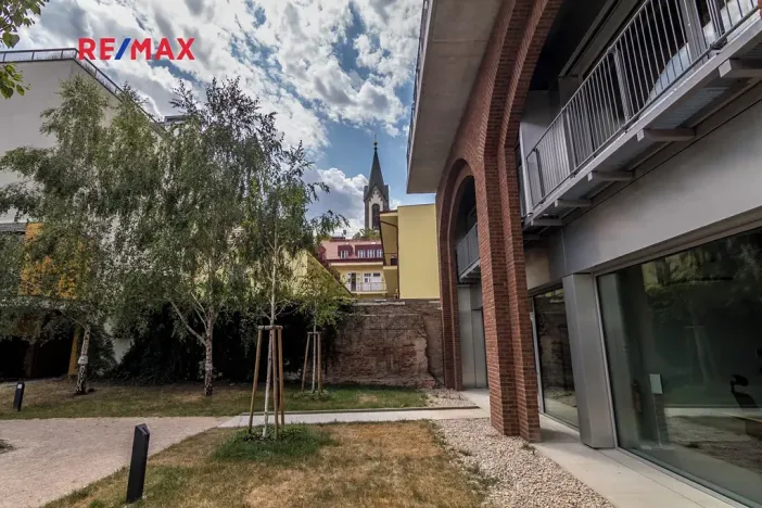 Pronájem bytu 2+kk, Praha - Karlín, Křižíkova, 79 m2