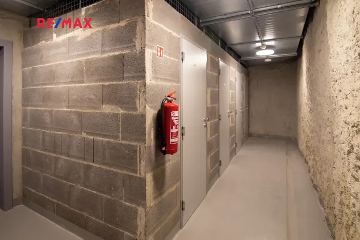 Pronájem bytu 2+kk, Praha - Karlín, Křižíkova, 79 m2