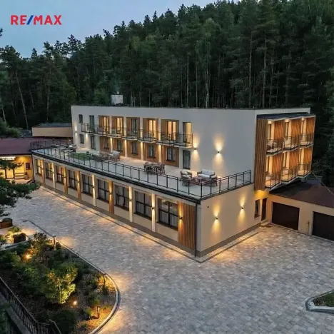 Prodej ubytování, Doksy, Pod Borným, 1700 m2