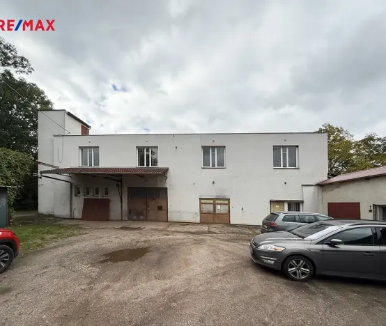 Pronájem skladu, Pardubice, Bohdanečská, 390 m2