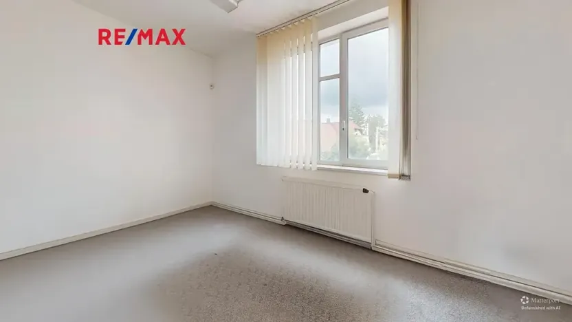 Pronájem kanceláře, Pardubice, Bohdanečská, 186 m2