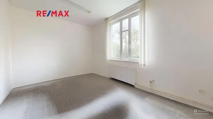 Pronájem kanceláře, Pardubice, Bohdanečská, 186 m2