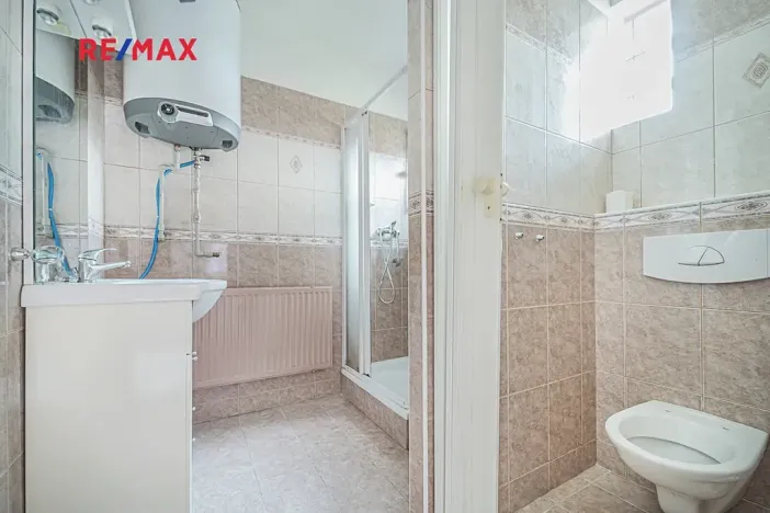 Prodej rodinného domu, Praha - Dolní Počernice, Listopadová, 302 m2