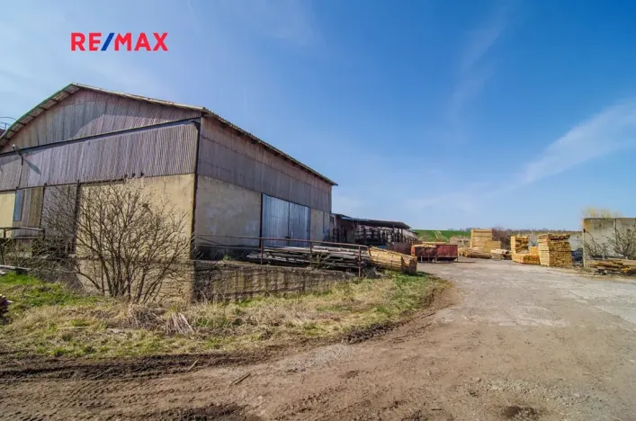 Prodej výrobních prostor, Radkov, 13527 m2