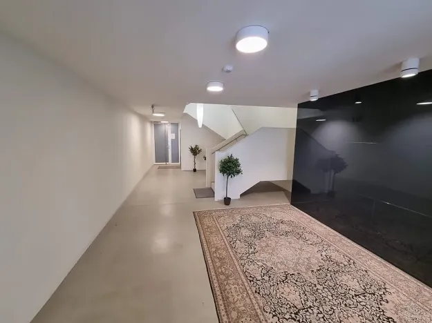 Pronájem skladu, Praha - Smíchov, Holečkova, 4 m2