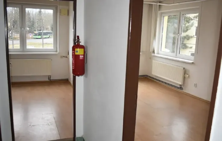 Pronájem kanceláře, Chlumec, U Dálnice, 42 m2