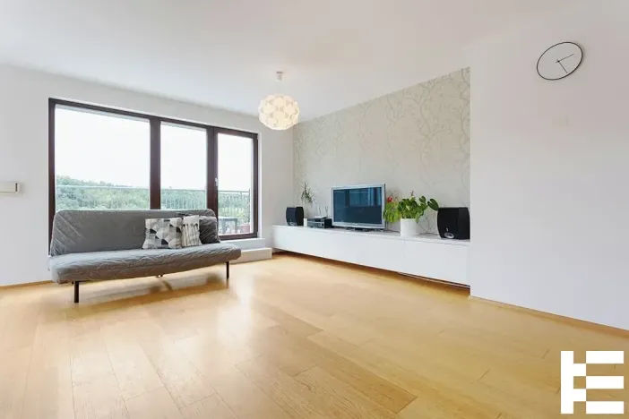 Pronájem bytu 3+kk, Praha - Hloubětín, Nademlejnská, 92 m2
